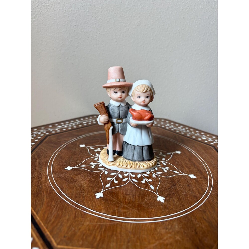 Vintage Lefton Thanksgiving Pilgrim Couple #00375